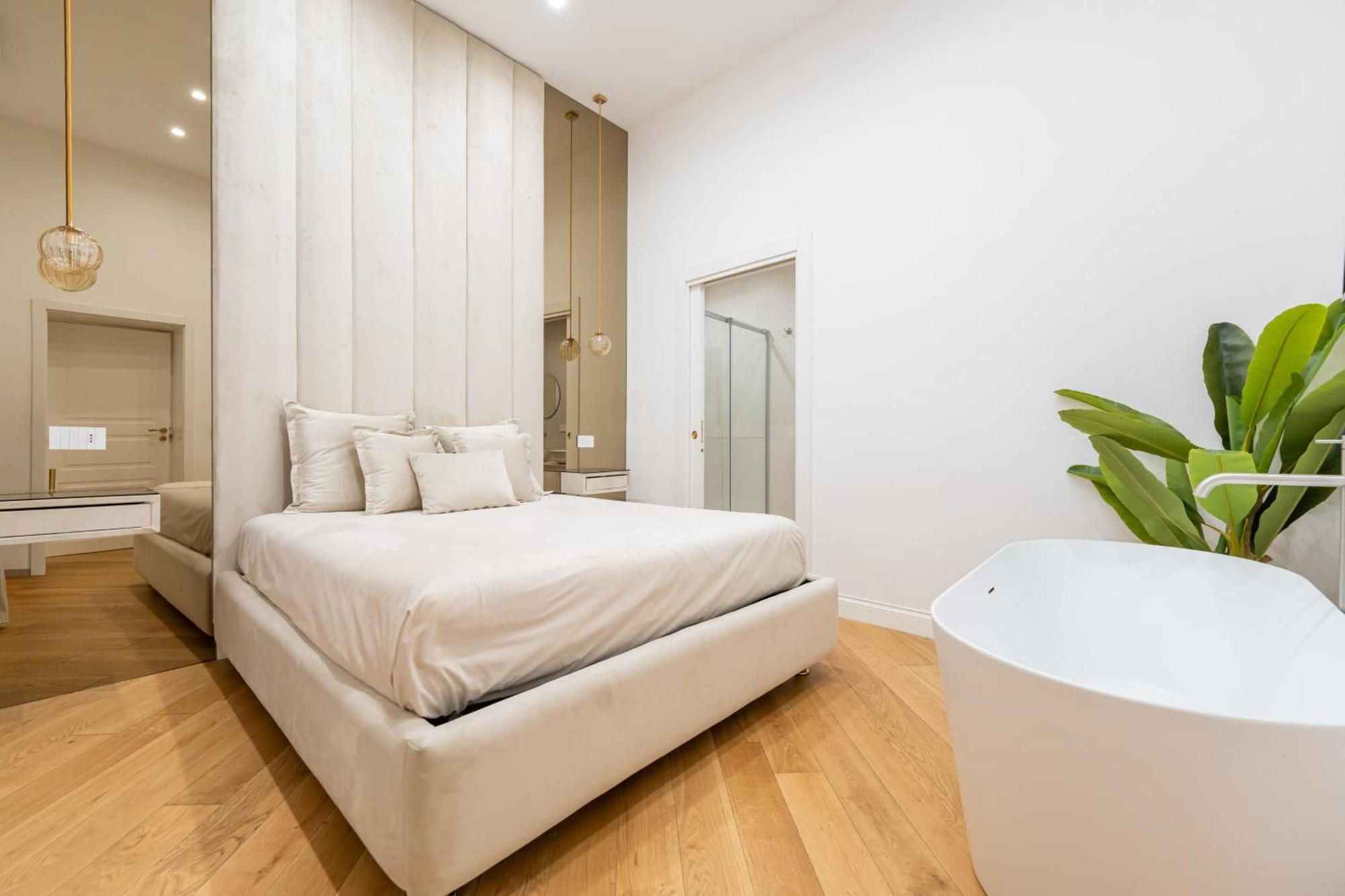 Ferienwohnung Aristocrat Chiaia Bridge Neapel Exterior foto